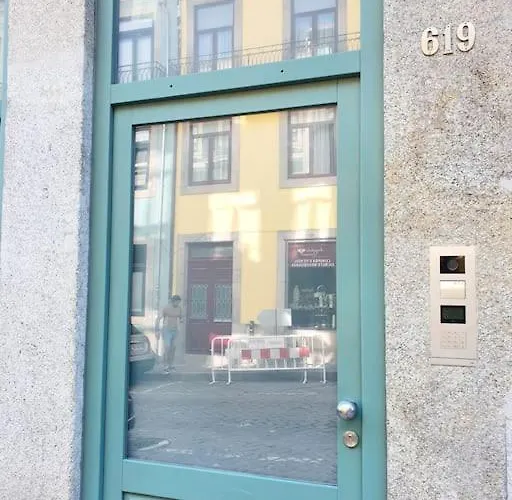 Famous Dreaming Studio